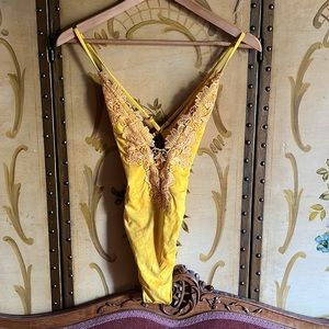 ✨Blue Life Yellow One Piece Swimsuit